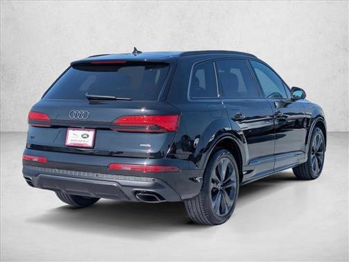 Mythos Black Metallic 2025 Audi Q7 55 Premium Plus