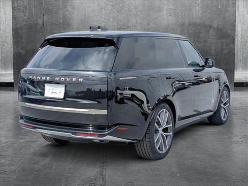 2025 Land Rover Range Rover P550e SE