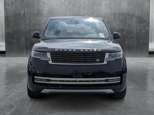 2025 Land Rover Range Rover P550e SE
