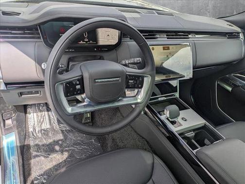 2025 Land Rover Range Rover P550e SE
