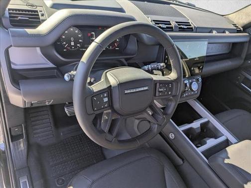 2026 Land Rover Defender V8