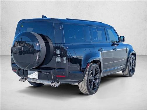 2026 Land Rover Defender V8