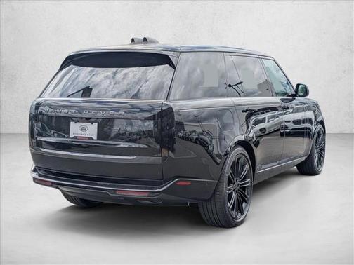 Santorini Black Metallic 2026 Land Rover Range Rover P400 SE 7 Seat