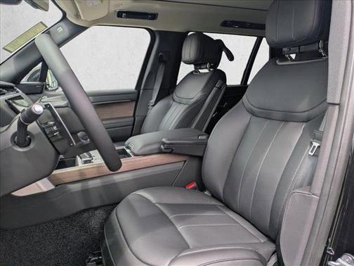 Santorini Black Metallic 2026 Land Rover Range Rover P400 SE 7 Seat