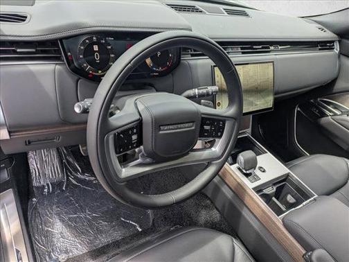 Santorini Black Metallic 2026 Land Rover Range Rover P400 SE 7 Seat