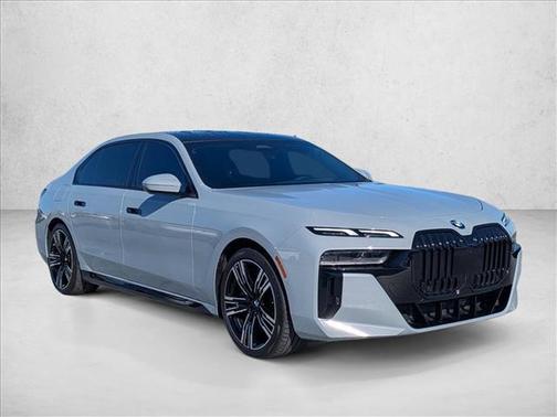 2023 BMW 740 i