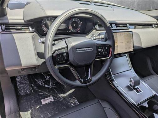 2026 Land Rover Range Rover Velar P250 SE R-Dynamic