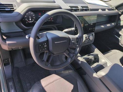 Keswick Green Metallic 2026 Land Rover Defender P400 Trophy Edition Keswick