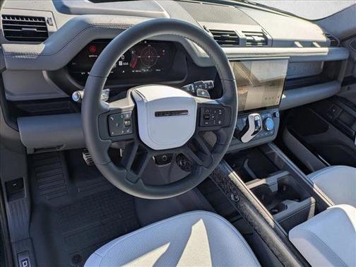 2026 Land Rover Defender P635 OCTA