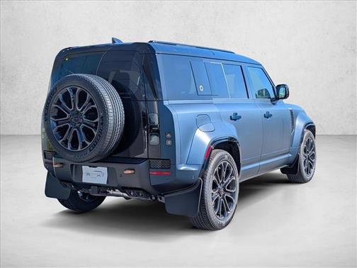 2026 Land Rover Defender P635 OCTA