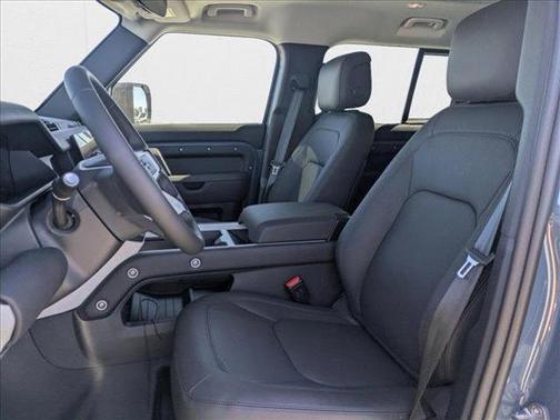 2025 Land Rover Defender 110 P400 S