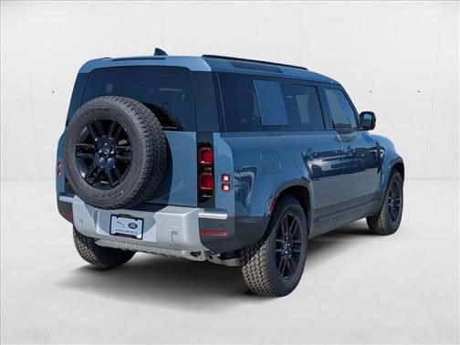 2025 Land Rover Defender 110 P400 S