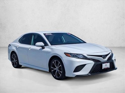 Super White 2020 Toyota Camry SE