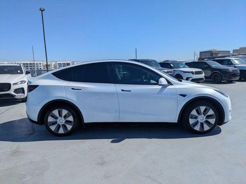 Pearl White Multi-Coat 2024 Tesla Model Y Long Range Dual Motor All-Wheel Drive