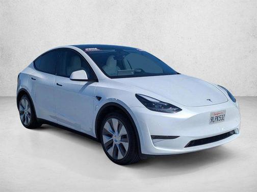 Pearl White Multi-Coat 2024 Tesla Model Y Long Range Dual Motor All-Wheel Drive
