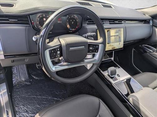 Fuji White 2026 Land Rover Range Rover P530 SE