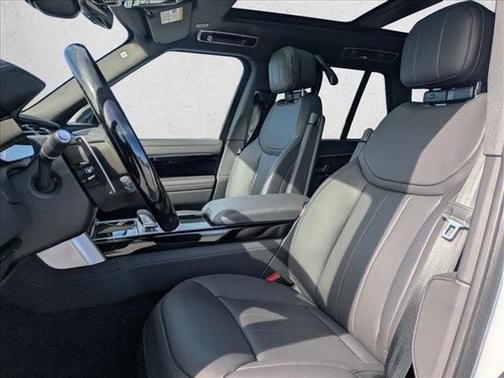 Fuji White 2026 Land Rover Range Rover P530 SE