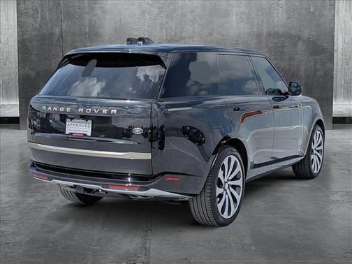 2023 Land Rover Range Rover P530 SE