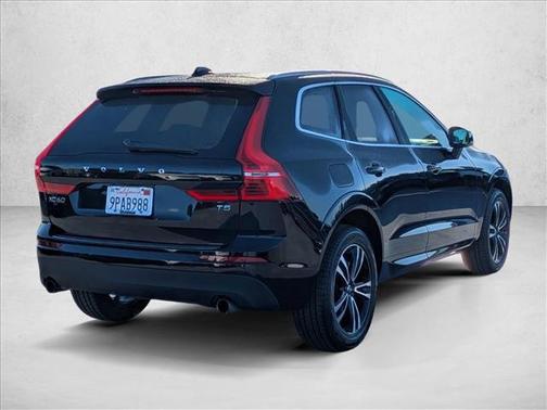 2021 Volvo XC60 T5 Momentum
