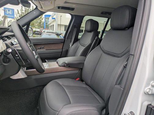 2025 Land Rover Range Rover P400 SE