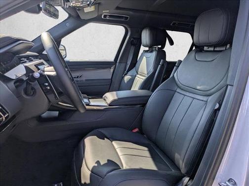2025 Land Rover Range Rover Sport SE