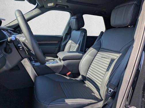 2025 Land Rover Discovery P360 Dynamic SE