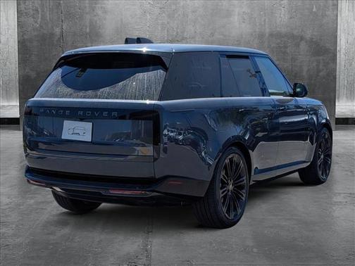 2025 Land Rover Range Rover P400 SE