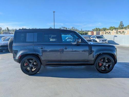 2025 Land Rover Defender 110 P400 X