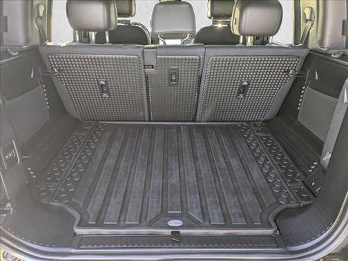 2025 Land Rover Defender 110 P400 X