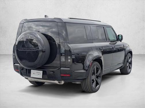 Santorini Black Metallic 2026 Land Rover Defender P400 X-Dynamic SE