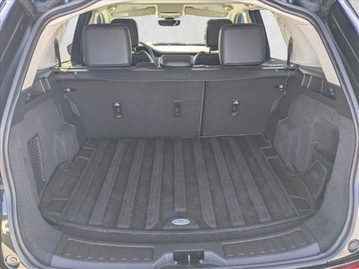 Santorini Black Metallic 2025 Land Rover Discovery Sport S