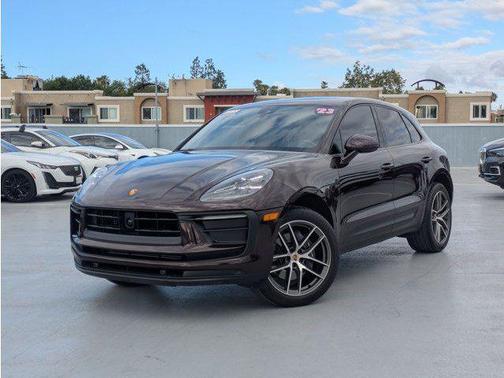 Copper Ruby Metallic 2023 Porsche Macan Macan