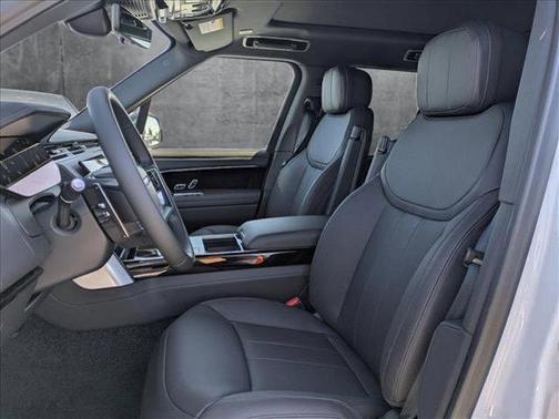 2025 Land Rover Range Rover P400 SE