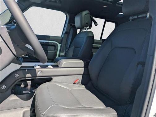 2026 Land Rover Defender P400 X-Dynamic SE