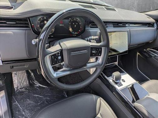 2025 Land Rover Range Rover P530 SE