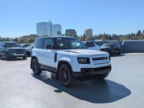 2024 Land Rover Defender 90 P400 X-Dynamic SE