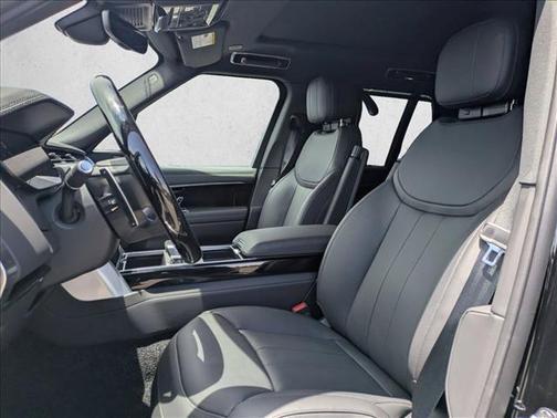 Santorini Black Metallic 2026 Land Rover Range Rover P400 SE