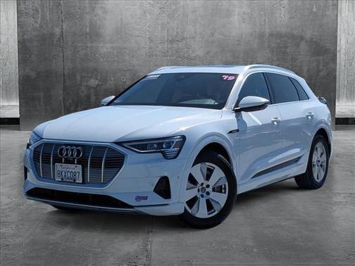 2019 Audi e-tron Premium Plus