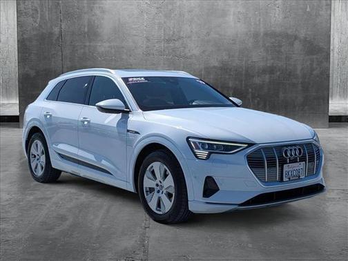 2019 Audi e-tron Premium Plus
