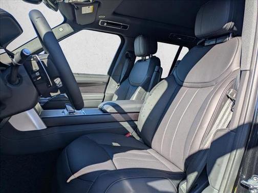 2026 Land Rover Range Rover P530 SE