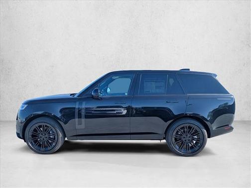 Santorini Black Metallic 2026 Land Rover Range Rover P400 SE