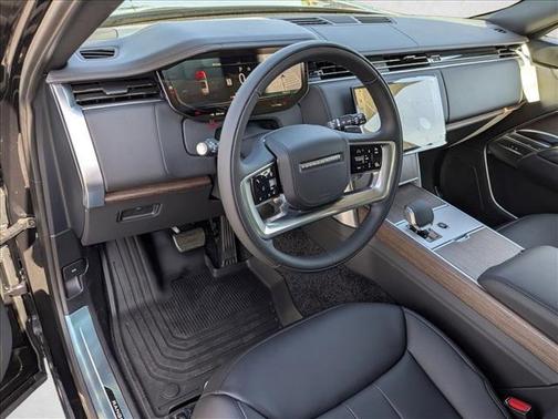 Santorini Black Metallic 2026 Land Rover Range Rover P400 SE