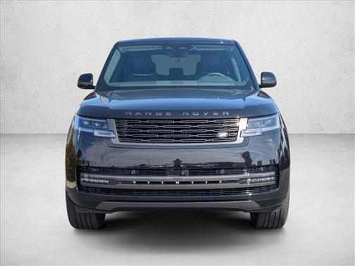 Santorini Black Metallic 2026 Land Rover Range Rover P400 SE