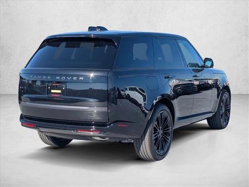 Santorini Black Metallic 2026 Land Rover Range Rover P400 SE