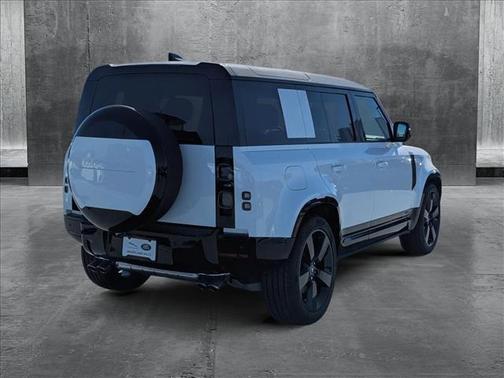 2025 Land Rover Defender 110 V8