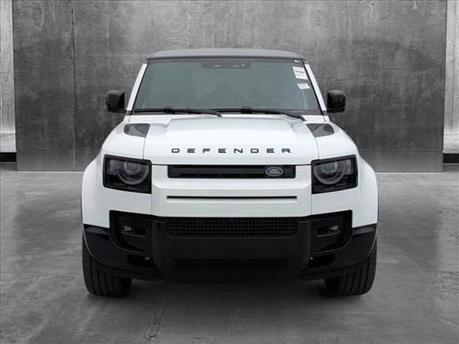 2025 Land Rover Defender 110 P500 X-Dynamic SE