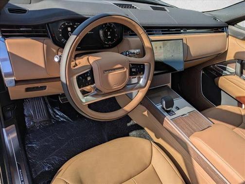 Belgravia Green Metallic 2026 Land Rover Range Rover P550e SE