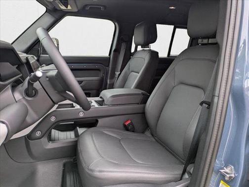 2025 Land Rover Defender 110 P300