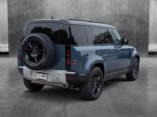 2025 Land Rover Defender 110 P300