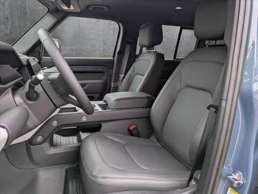 2025 Land Rover Defender 110 P300